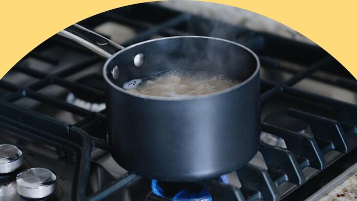 Are aluminum pans safe to cook with? We consulted experts on different types of aluminum cookware